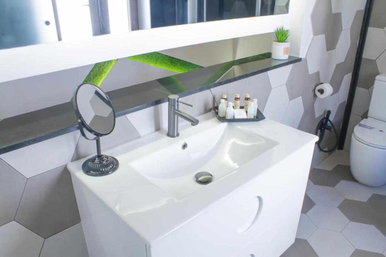 Suite Alma Caceres Ngoại thất bức ảnh