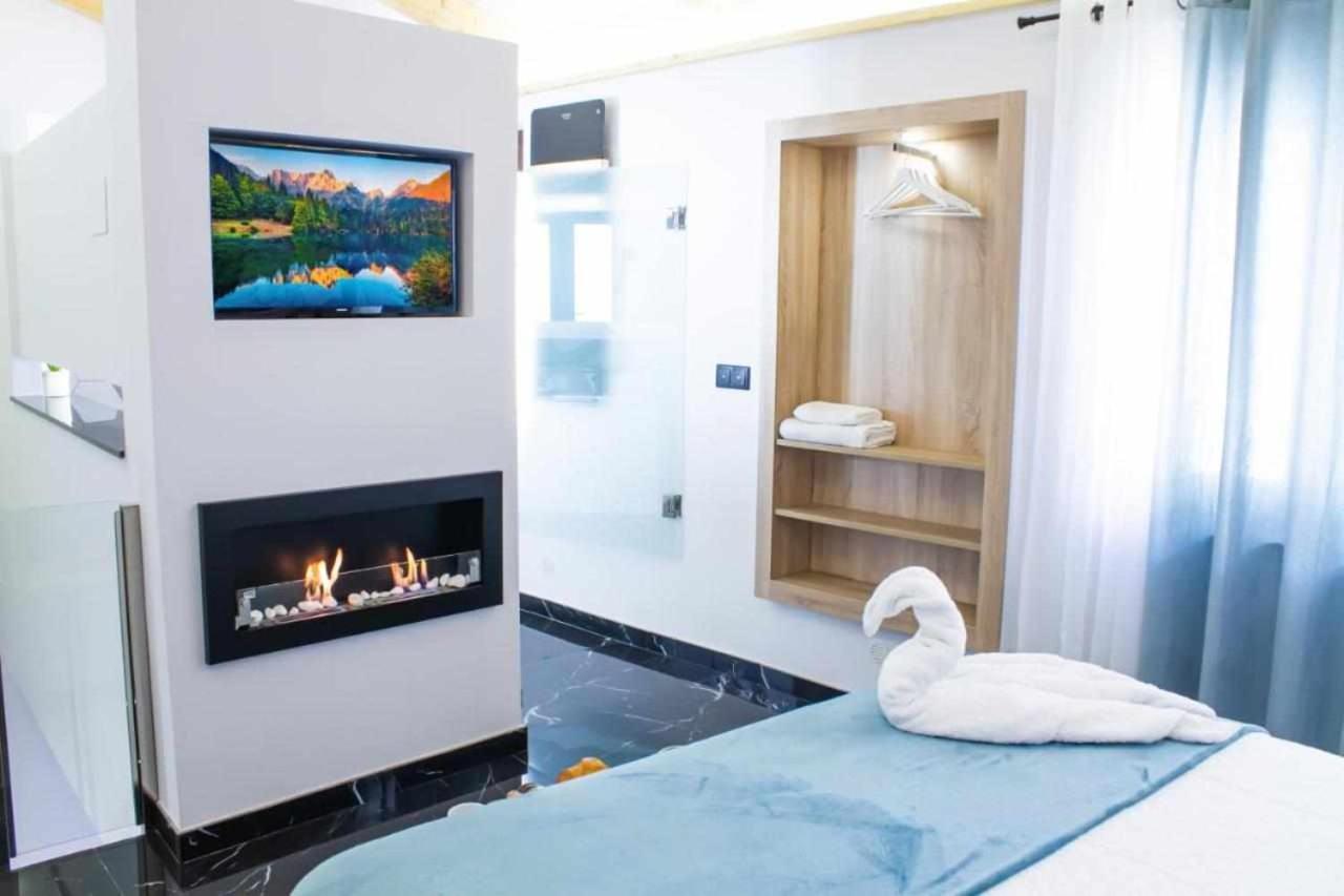 Suite Alma Caceres Ngoại thất bức ảnh