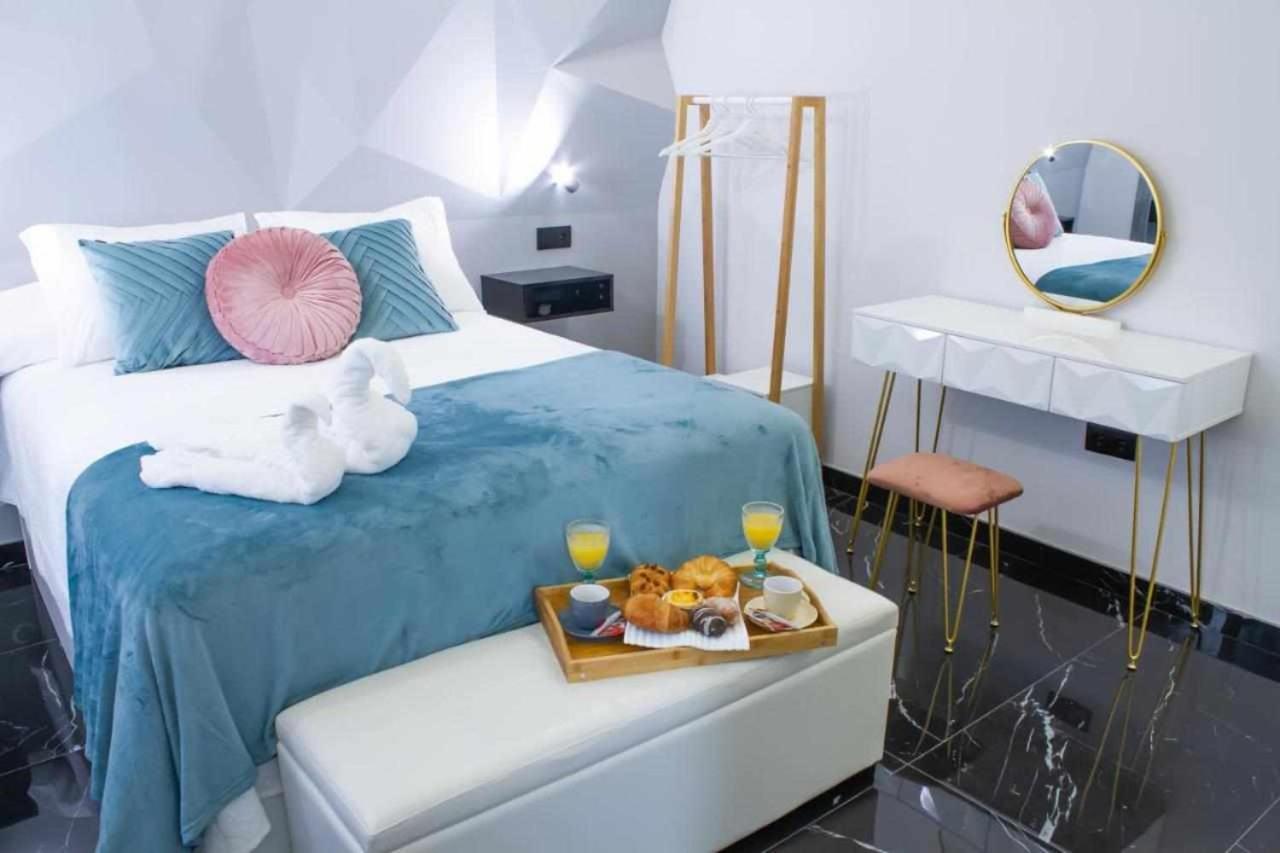 Suite Alma Caceres Ngoại thất bức ảnh